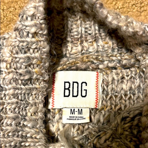 BDG Cozy Crochet Cropped Button-Up  cardigan - Picture 3 of 3